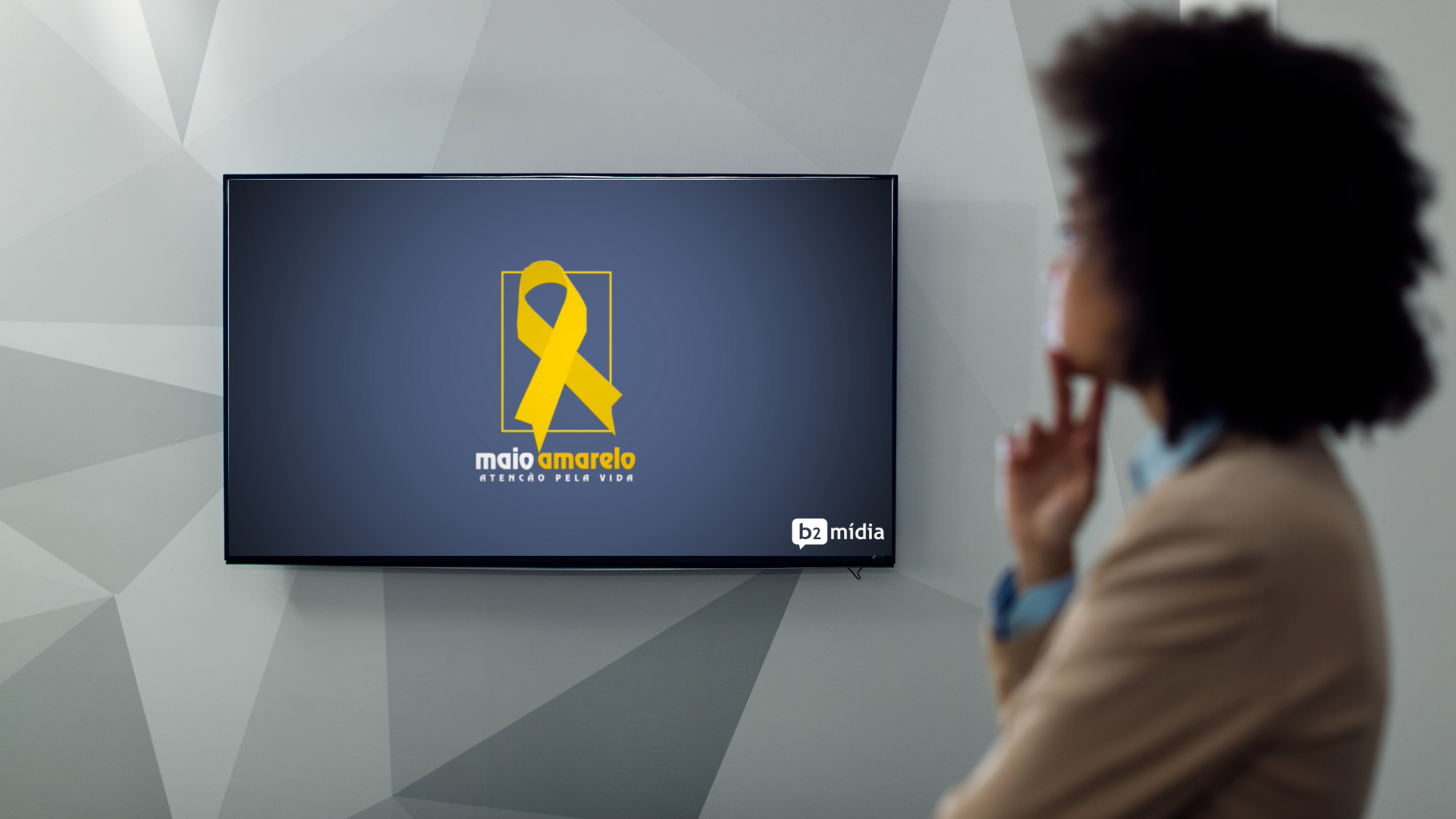 Maio Amarelo: Como conscientizar as pessoas usando a TV Corporativa - B2 Midia