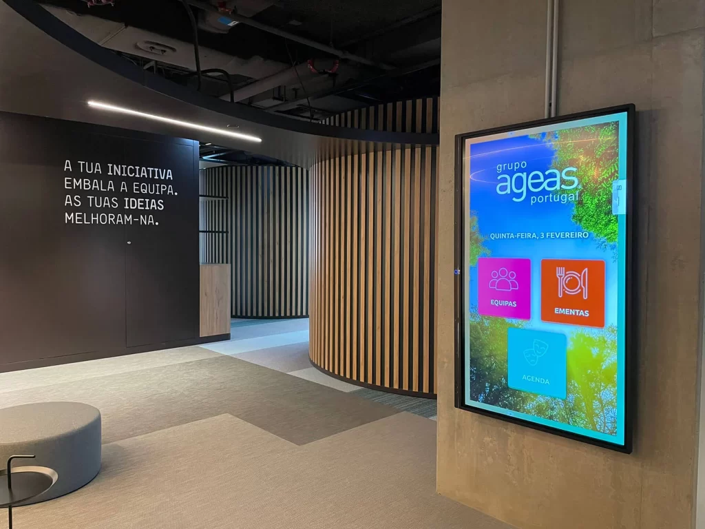 DOOH omnichannel software de digital signage no varejo